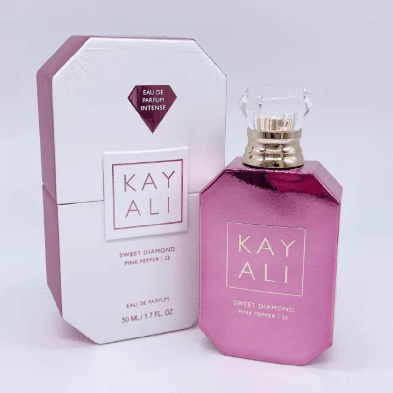 Kayali Sweet Diamond Pink Pepper Edp Intense mang phong cách hiện đại và tinh tế với chai thủy tinh sắc hồng lấp lánh